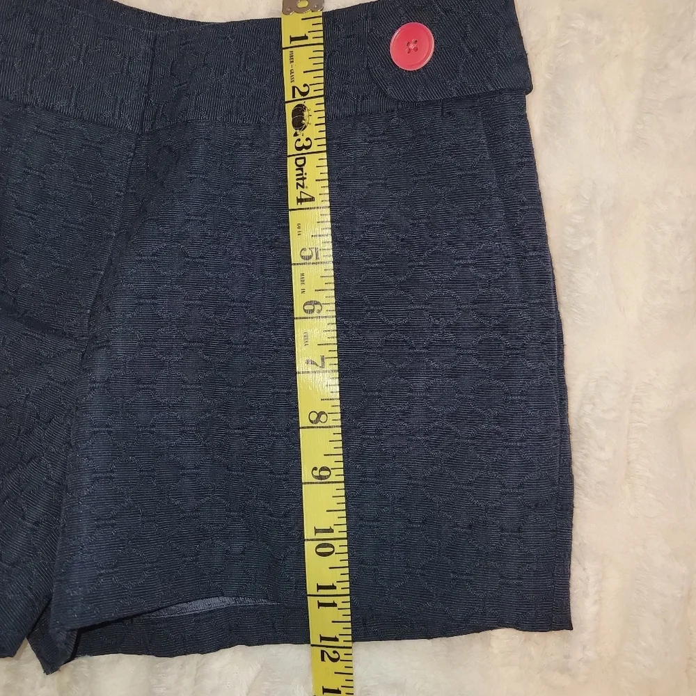 Vineyard Vines Navy Quilted High-Waist Shorts with Pink Buttons